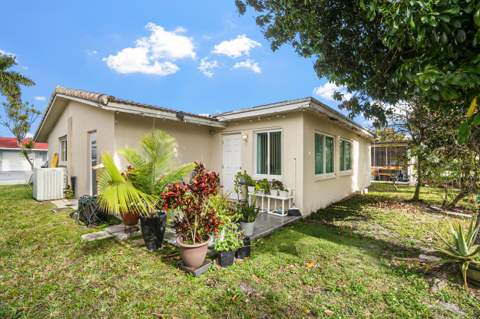 4708 NW 49th Drive, Tamarac FL - photo 24 of 35