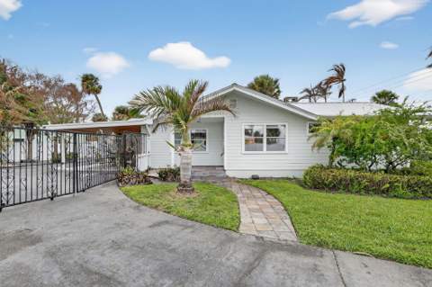 4490 NE Indian River Drive, Jensen Beach FL - photo 9 of 76