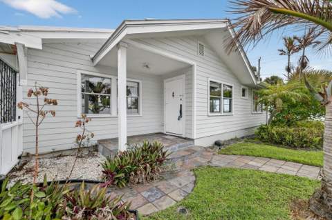 4490 NE Indian River Drive, Jensen Beach FL - photo 10 of 76