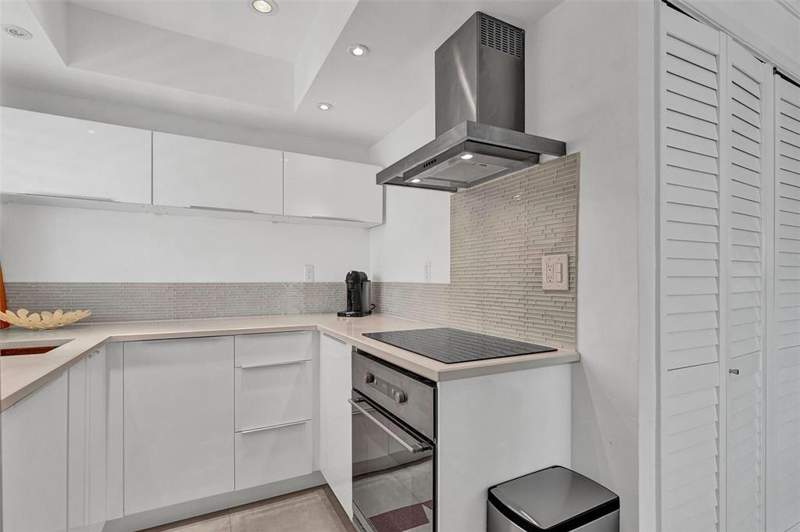 2 bedroom Condominium at 535 Hendricks Isle #209, Burton Point Condo, Fort Lauderdale — photo 5