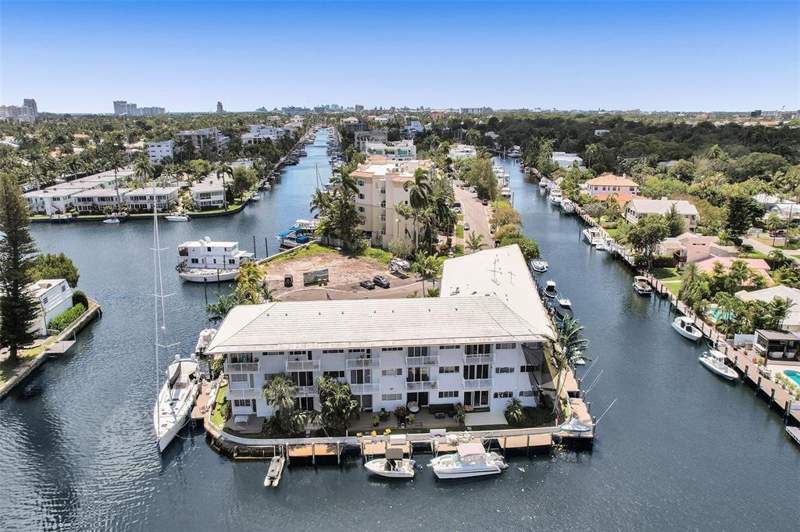 2 bedroom Condominium at 535 Hendricks Isle #209, Burton Point Condo, Fort Lauderdale — photo 2