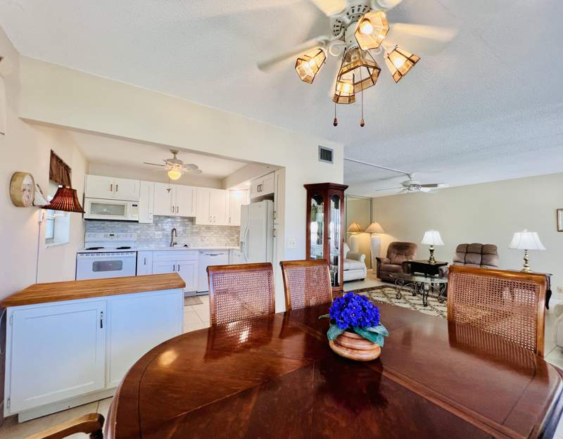 2 bedroom Condominium at 314 Wellington D, Century Village - Wellington Condos, West Palm Beach — photo 5