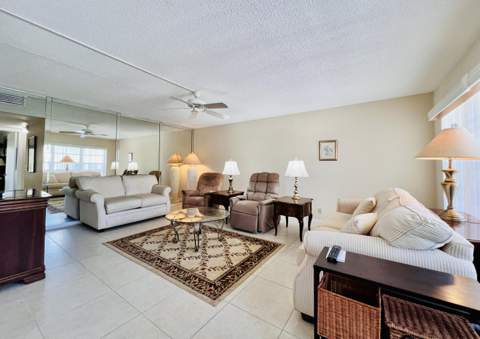 314 Wellington D, West Palm Beach FL - photo 6 of 19