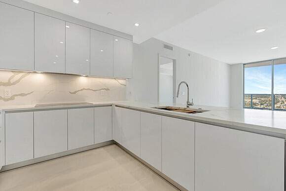 2 bedroom Condominium at 220 Lake Shore Drive #2105, Nautilus 220, Lake Park — photo 3