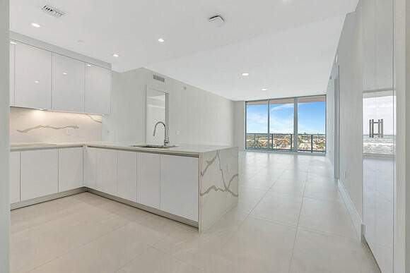 2 bedroom Condominium at 220 Lake Shore Drive #2105, Nautilus 220, Lake Park — photo 2