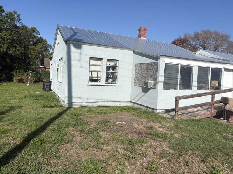 2 bedroom Single Family Residence at 701 S 13th Street, Chase's Sd Lot 2, Fort Pierce — photo 3