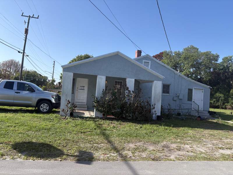 2 bedroom Single Family Residence at 701 S 13th Street, Chase's Sd Lot 2, Fort Pierce — photo 2