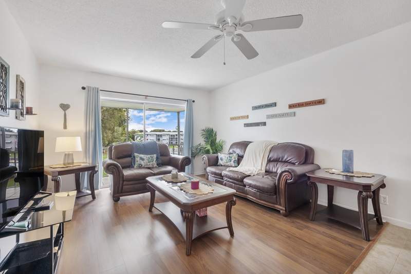 2 bedroom Condominium at 5200 Washington Street #301, Hillcrest Condo No 1, Hollywood — photo 5