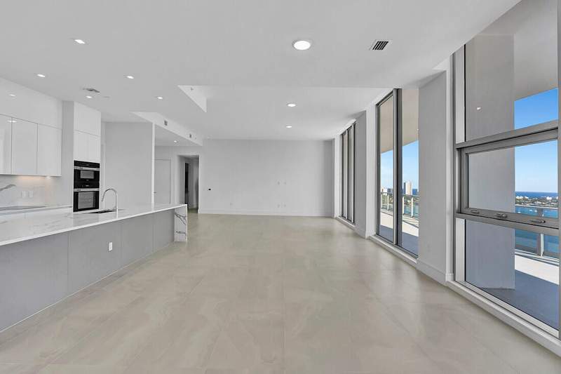 3 bedroom Condominium at 220 Lake Shore Drive #2411, Nautilus 220 Condo, Lake Park — photo 3
