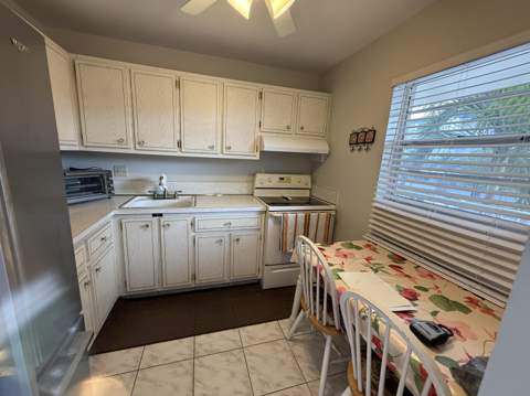 3001 NW 46th Avenue #204, Lauderdale Lakes FL - photo 6 of 29