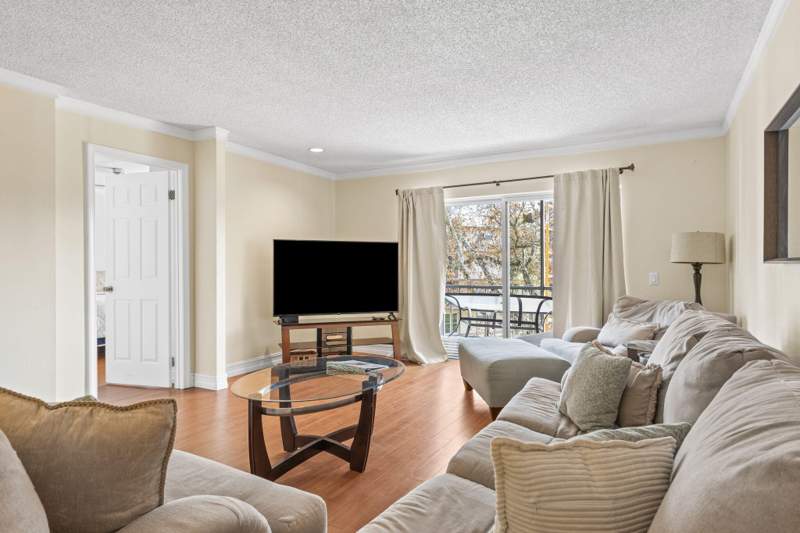 2 bedroom Condominium at 6300 S Falls Circle Drive #311, Falls Of Inverrary, Lauderhill — photo 5