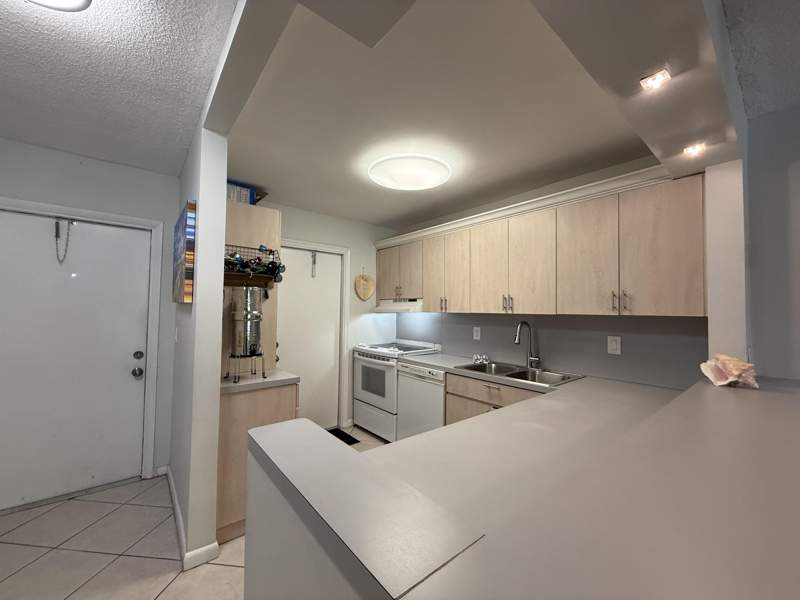 2 bedroom Condominium at 1040 SE 4th Avenue #331, Deerfield Beach Gardens Condo, Deerfield Beach — photo 4