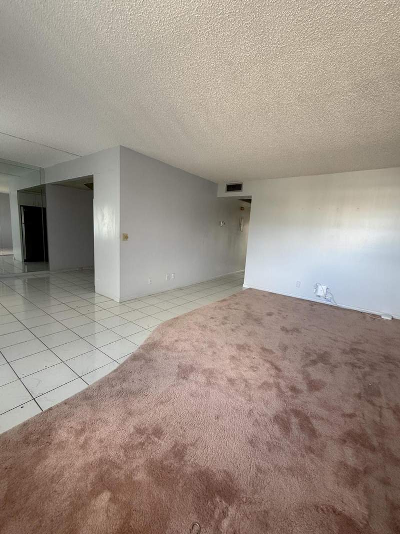 2 bedroom Condominium at 4022 Wolverton B, WOLVERTON AT CENTURY VILLAGE CONDO, Boca Raton — photo 4