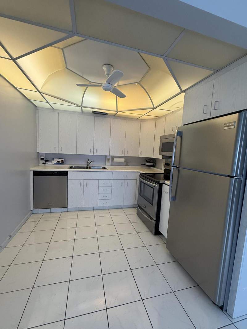 2 bedroom Condominium at 4022 Wolverton B, WOLVERTON AT CENTURY VILLAGE CONDO, Boca Raton — photo 2