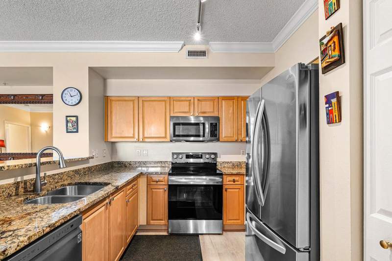 2 bedroom Condominium at 616 Clearwater Park Road #1206, Montecito Palm Beach Condominium, West Palm Beach — photo 3