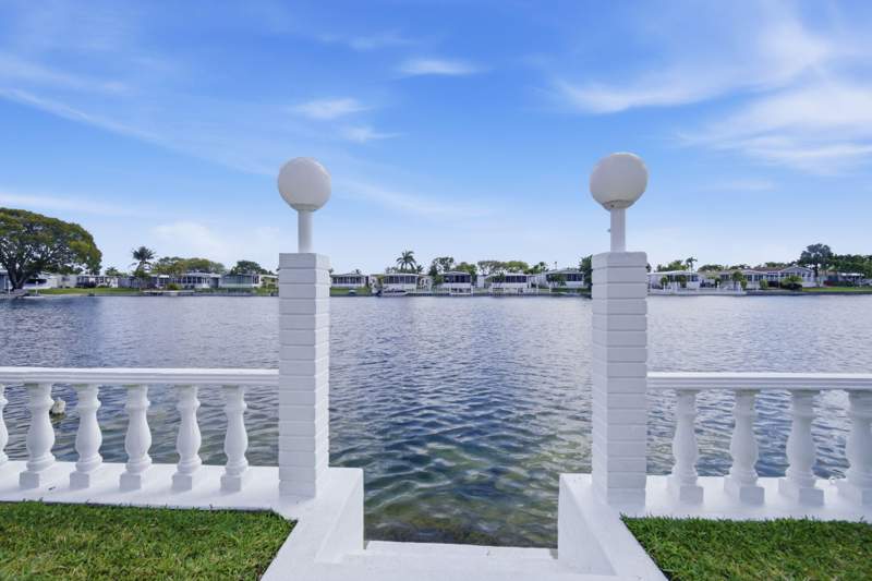 2 bedroom Manufactured Home at 2774 SW 54th Street, Ravenswood Estates & Marinas, Fort Lauderdale — photo 3