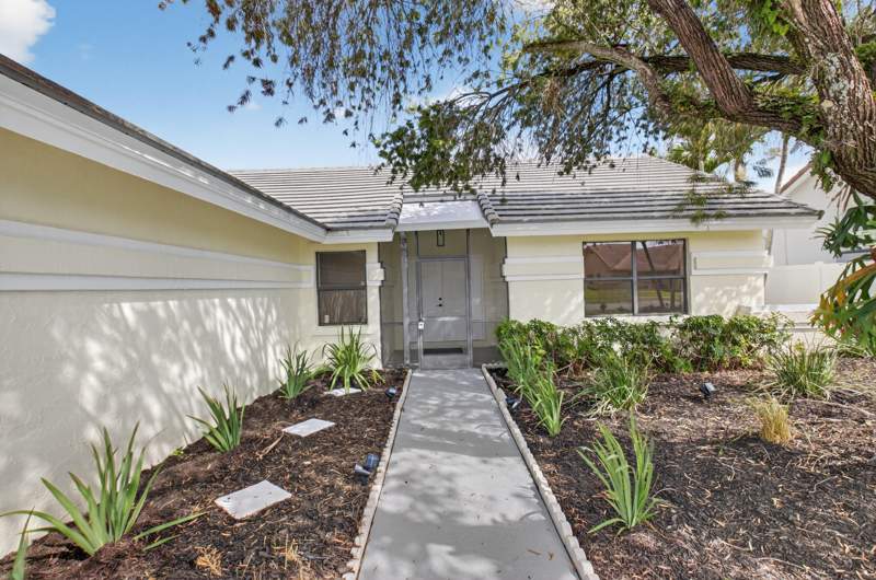 4 bedroom Single Family Residence at 9537 Majestic Way, Sun Valley 2, Boynton Beach — photo 2