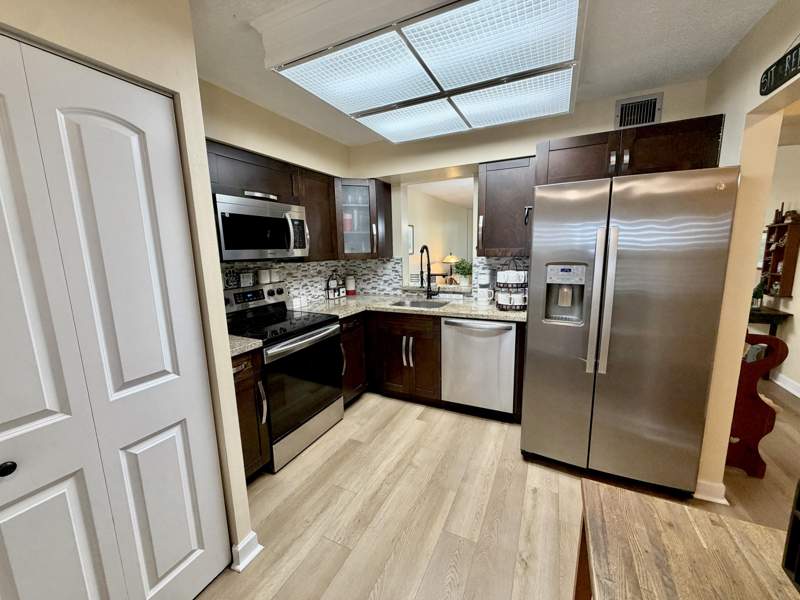 1 bedroom Condominium at 7320 Lake Cir Drive #204, Palm Lakes Condo, Margate — photo 5