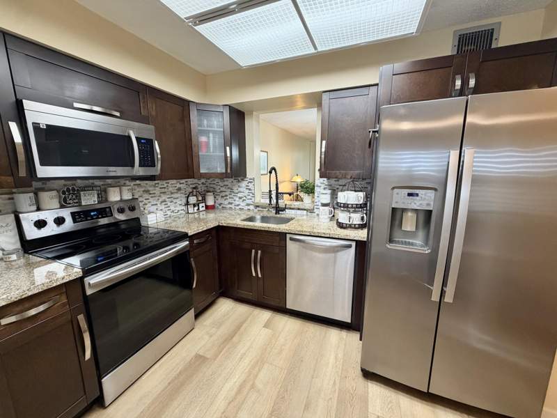 1 bedroom Condominium at 7320 Lake Cir Drive #204, Palm Lakes Condo, Margate — photo 3