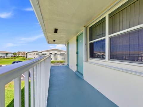 680 W Horizons W #212, Boynton Beach FL - photo 6 of 30