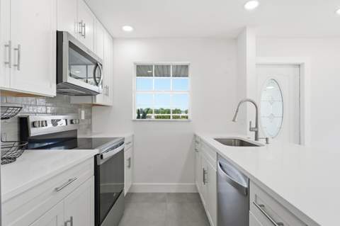 203 Manatee Lane #A, Fort Pierce FL - photo 11 of 33