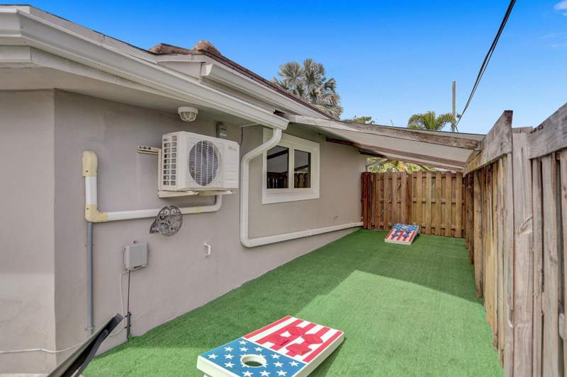 3 bedroom Single Family Residence at 470 SE 4th Court, Garden Isles Sec 5, Pompano Beach — photo 5