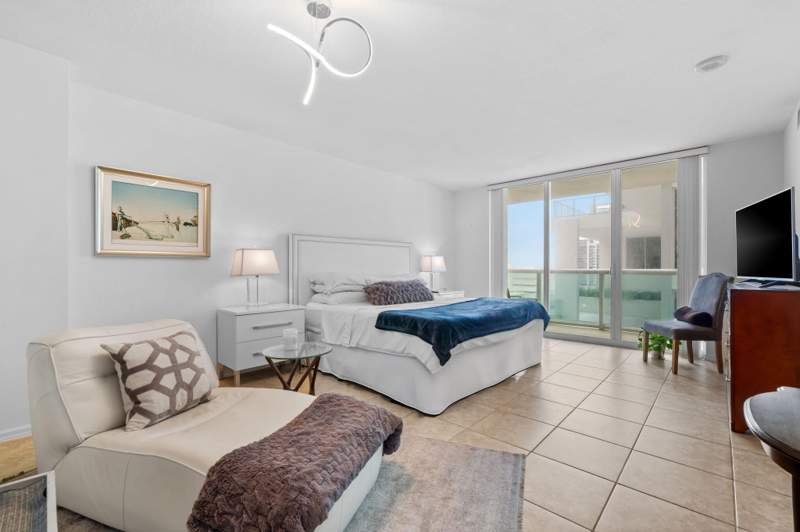 1 bedroom Condominium at 347 N New River Drive #1506, WaterGarden, Fort Lauderdale — photo 2
