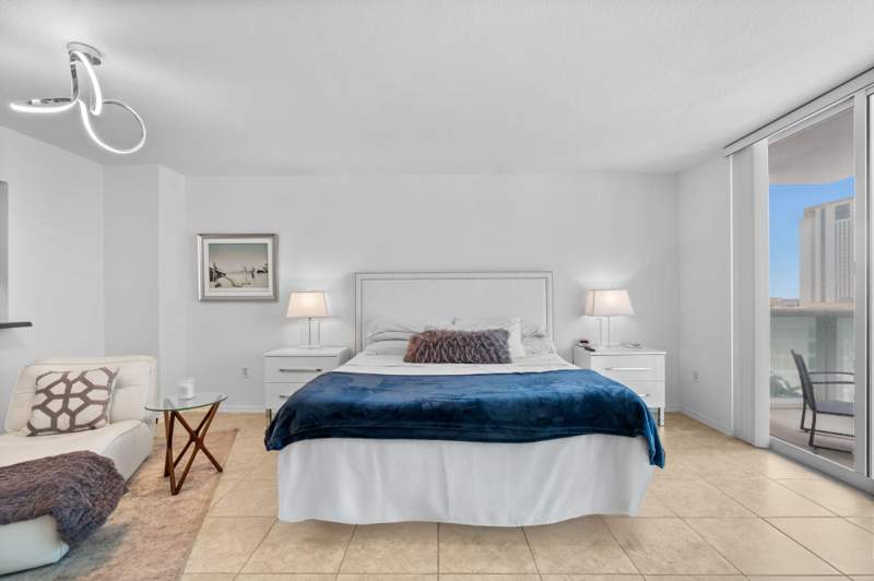 1 bedroom Condominium at 347 N New River Drive #1506, WaterGarden, Fort Lauderdale — photo 4