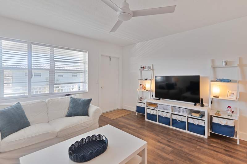 1 bedroom Stock Cooperative at 2520 S Federal Highway #12-A, Hampshire Gardens, Boynton Beach — photo 5