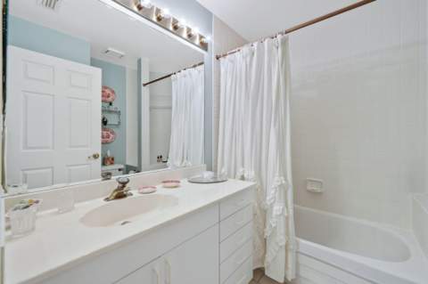 8423 Juddith Avenue, Boynton Beach FL - photo 15 of 41