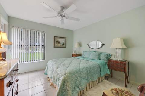8423 Juddith Avenue, Boynton Beach FL - photo 16 of 41