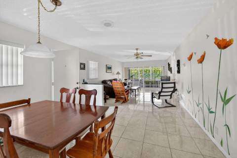 622 Hummingbird Lane, Delray Beach FL - photo 6 of 36