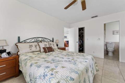 622 Hummingbird Lane, Delray Beach FL - photo 11 of 36