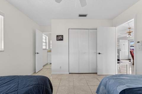 622 Hummingbird Lane, Delray Beach FL - photo 16 of 36
