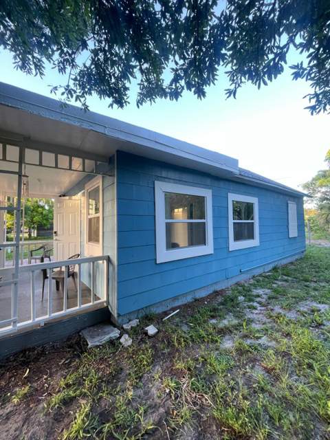1706 N 15th Street, Fort Pierce FL - photo 9 of 38