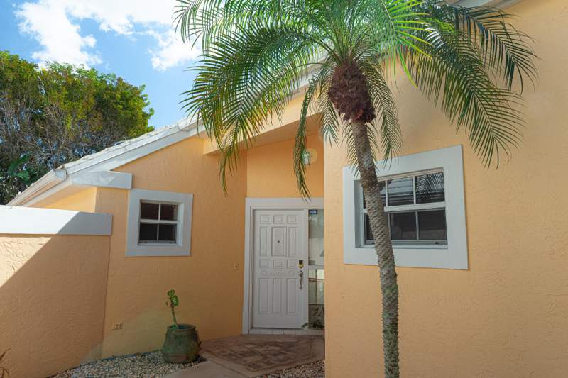 3 bedroom Single Family Residence at 1100 Lytham Court, Breakers West 13, West Palm Beach — photo 3