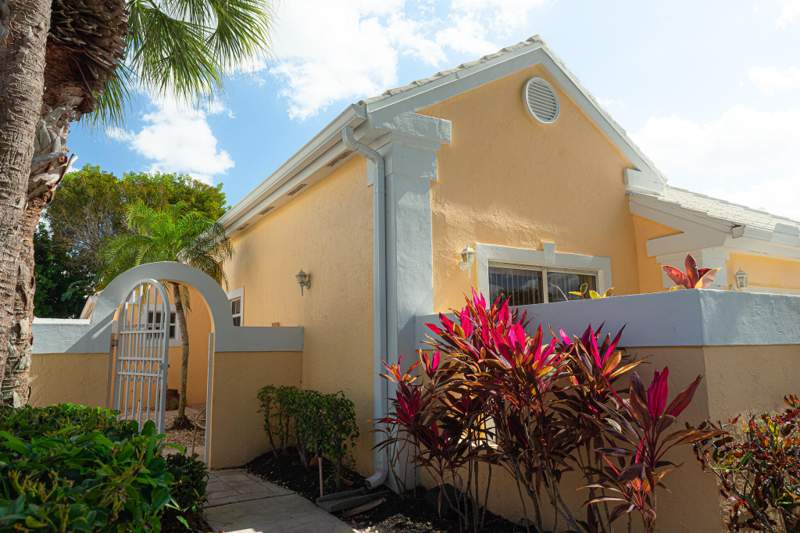 3 bedroom Single Family Residence at 1100 Lytham Court, Breakers West 13, West Palm Beach — photo 4