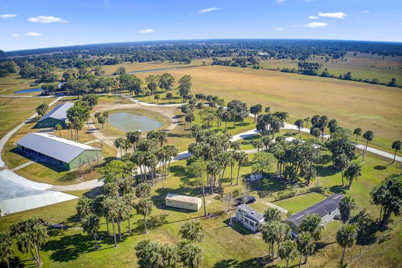 9 bedroom Single Family Residence at 30003 SW Martin Highway, Okeechobee, Okeechobee — photo 2