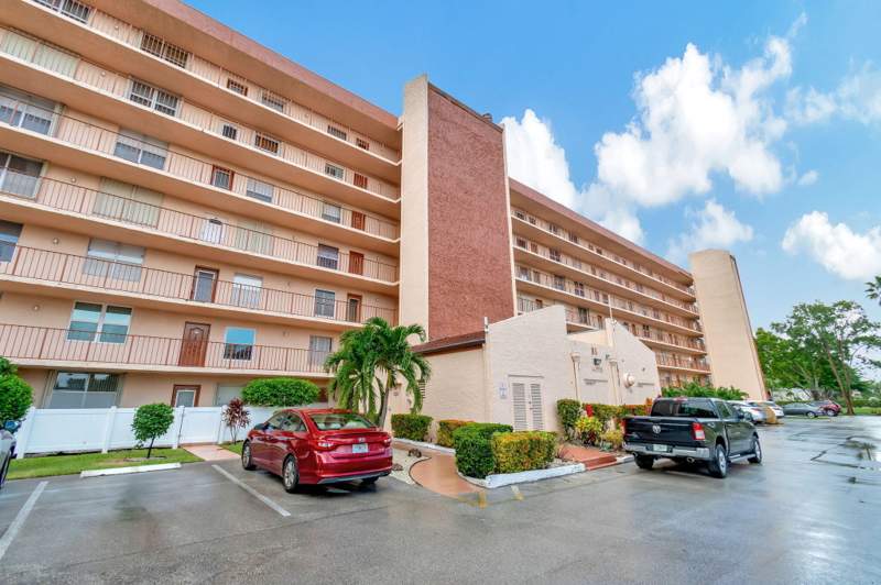 2 bedroom Condominium at 14575 Bonaire Boulevard #402, Villages Of Oriole Bonaire, Delray Beach — photo 3