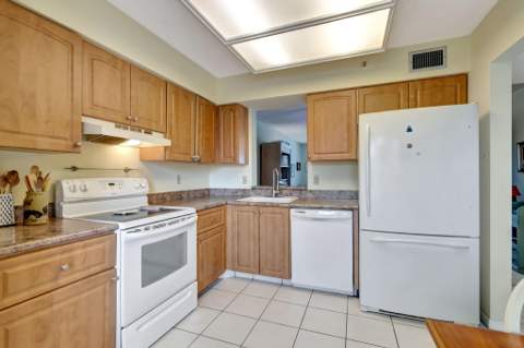 14575 Bonaire Boulevard #402, Delray Beach FL - photo 12 of 40