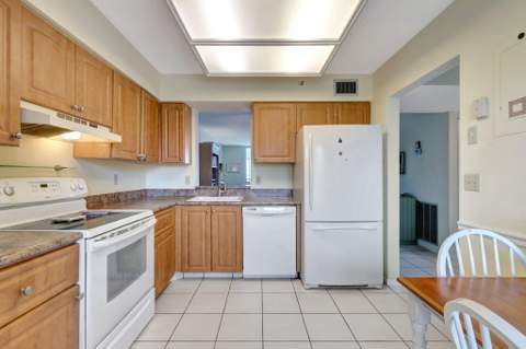 14575 Bonaire Boulevard #402, Delray Beach FL - photo 13 of 40