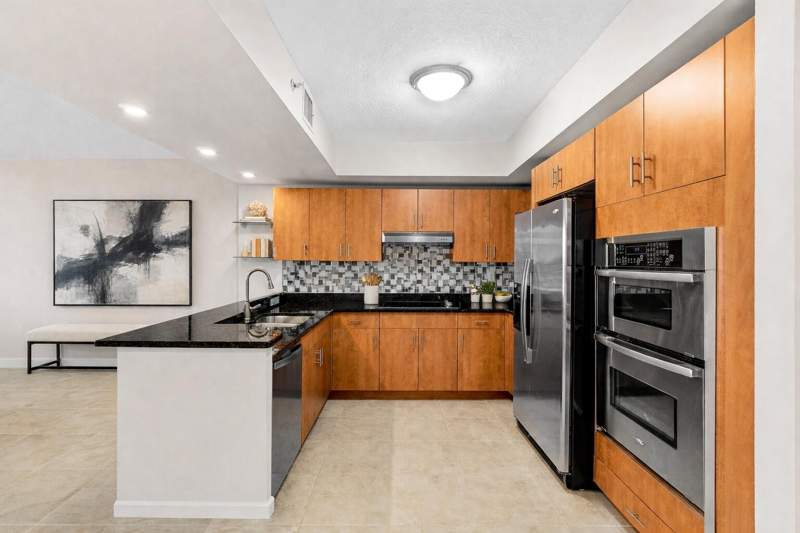 2 bedroom Condominium at 2700 N Federal Highway #303, Peninsula On The Intracoastal Condo, Boynton Beach — photo 5