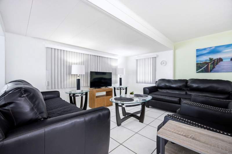 2 bedroom Manufactured Home at 2917 SW 54th Street, Ravenswood Estates & Marinas, Dania Beach — photo 5