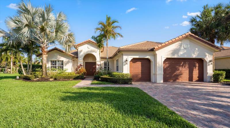 5 bedroom Single Family Residence at 108 Casa Circle, Loxahatchee Reserve, Jupiter — photo 2