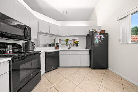 16 Via De Casas Sur #204, Boynton Beach FL - photo 8 of 30