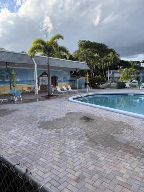 3160 Lake Osborne Drive #112, Lake Worth Beach FL - photo 24 of 29