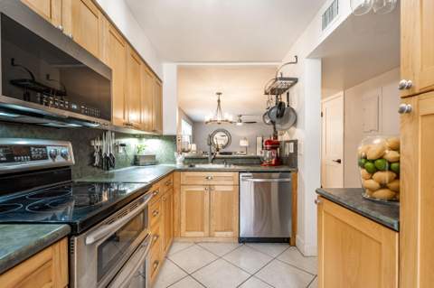 563 NE 7th Avenue #1B, Fort Lauderdale FL - photo 15 of 30