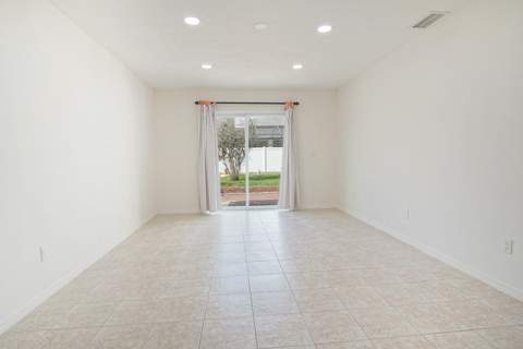 1149 SE Menores Avenue, Port St. Lucie FL - photo 8 of 35