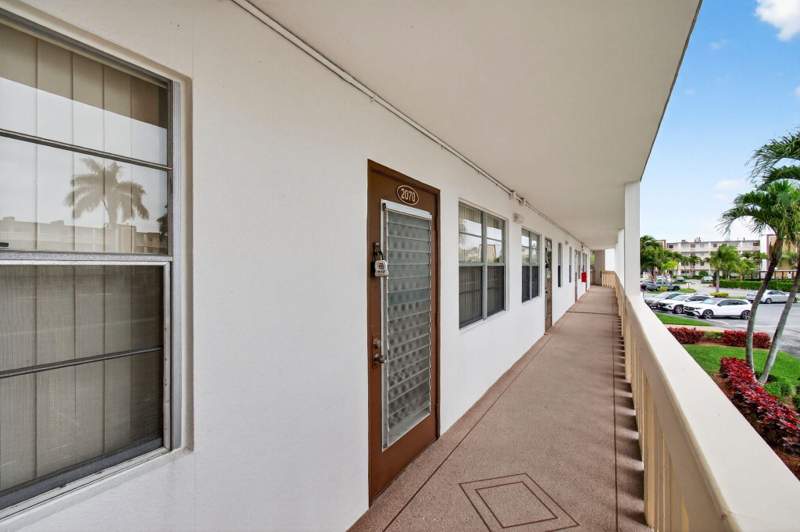 2 bedroom Condominium at 2070 Guildford D, Century Village, Boca Raton — photo 2
