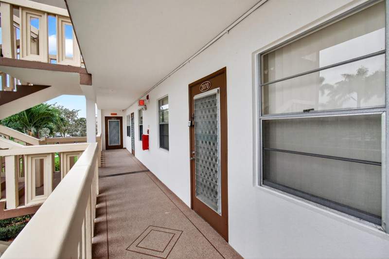2 bedroom Condominium at 2070 Guildford D, Century Village, Boca Raton — photo 5